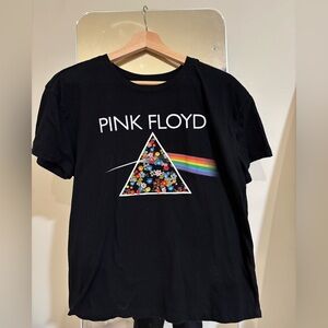Pink Floyd women’s medium Black Prism embroidered Graphic Tee
